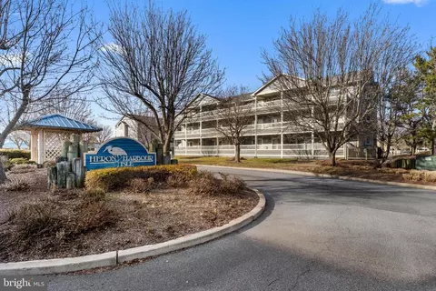 110 120th St #203B, Ocean City, MD 21842