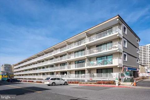 4 46th St #307, Ocean City, MD 21842