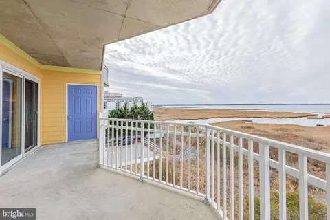 106 83rd St #303, Ocean City, MD 21842