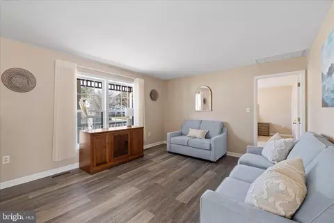 Living - 26 White Crane Dr, Berlin, MD 21811 photo 1 of 2