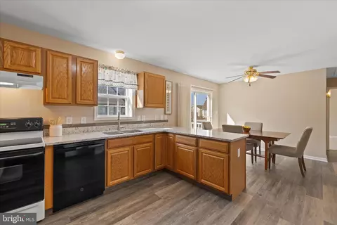 Kitchen - 26 White Crane Dr, Berlin, MD 21811 photo 2 of 2