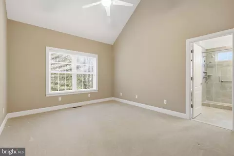 Bedroom - 9409 Whitetail Ct, Berlin, MD 21811 photo 6 of 10