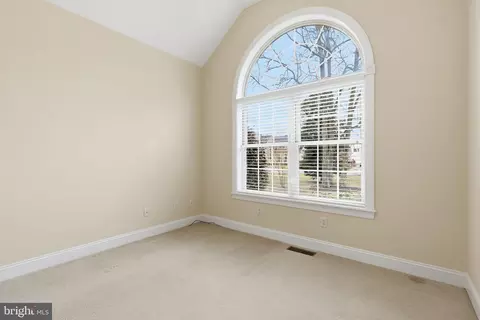 Bedroom - 9409 Whitetail Ct, Berlin, MD 21811 photo 9 of 10