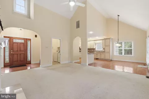 Living - 9409 Whitetail Ct, Berlin, MD 21811 photo 3 of 6