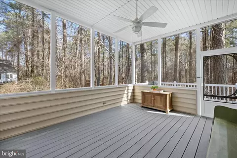 Exterior - 5 Freeport Ln, Berlin, MD 21811 photo 5 of 12