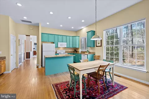 Kitchen - 5 Freeport Ln, Berlin, MD 21811 photo 6 of 8