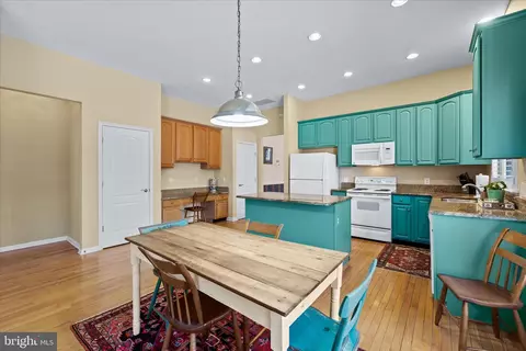 Kitchen - 5 Freeport Ln, Berlin, MD 21811 photo 7 of 8