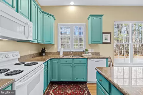 Kitchen - 5 Freeport Ln, Berlin, MD 21811 photo 5 of 8