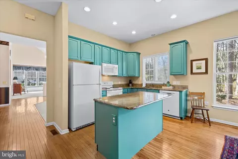 Kitchen - 5 Freeport Ln, Berlin, MD 21811 photo 2 of 8