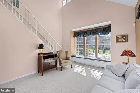 Living - 5 Freeport Ln, Berlin, MD 21811 photo 2 of 2