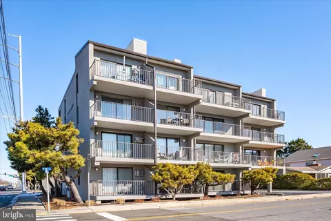 18 69th St #9, Ocean City, MD 21842