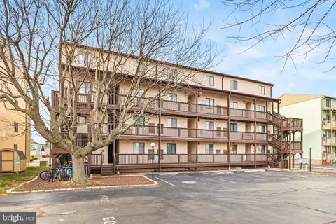 12302 Jamaica Ave #302, Ocean City, MD 21842