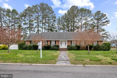 1002 Laurel St, Pocomoke City, MD 21851