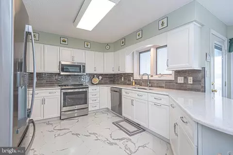 Kitchen - 7 Leslie Mews, Ocean Pines, MD 21811 photo 4 of 8