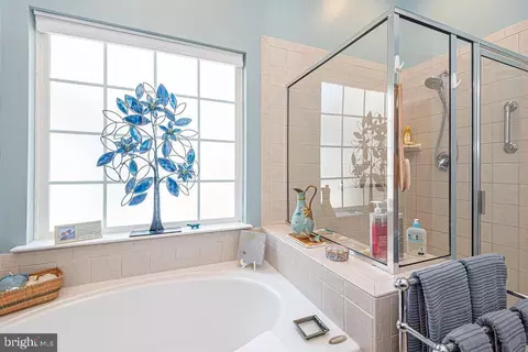 Bath - 10 Cambridge Pl, Ocean Pines, MD 21811 photo 6 of 9