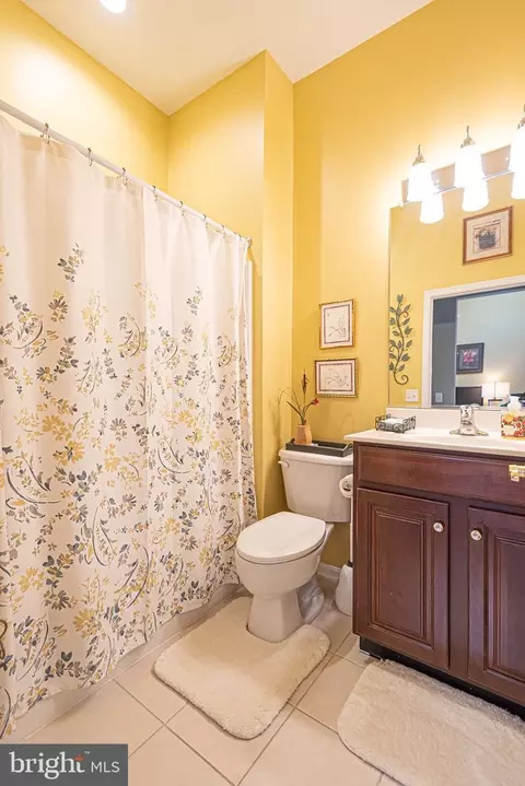 Bath - 10 Cambridge Pl, Ocean Pines, MD 21811 photo 1 of 9
