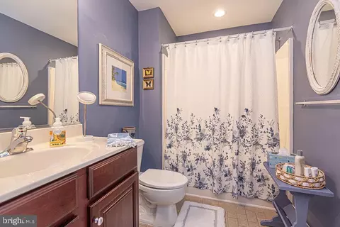 Bath - 10 Cambridge Pl, Ocean Pines, MD 21811 photo 8 of 9