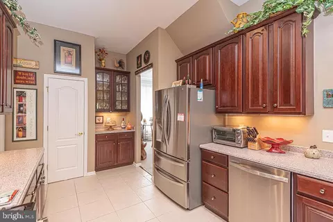 Kitchen - 10 Cambridge Pl, Ocean Pines, MD 21811 photo 3 of 6