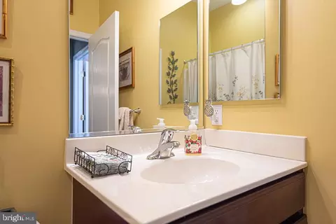 Bath - 10 Cambridge Pl, Ocean Pines, MD 21811 photo 3 of 9