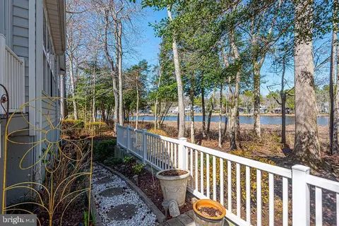 Exterior - 10 Cambridge Pl, Ocean Pines, MD 21811 photo 4 of 11