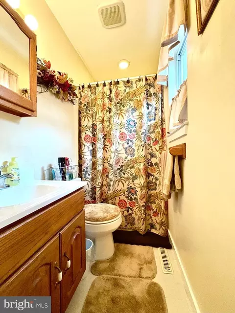 Bath - 92 High Sheriff Trl, Ocean Pines, MD 21811 photo 2 of 2