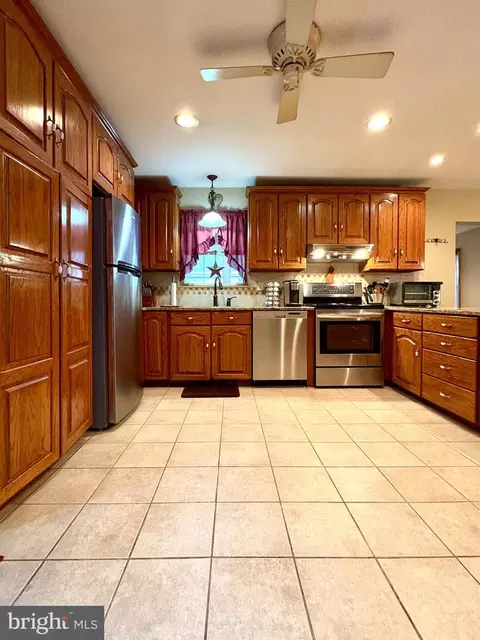 Kitchen - 92 High Sheriff Trl, Ocean Pines, MD 21811 photo 1 of 3