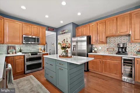 Kitchen - 317 Powell Cir, Berlin, MD 21811 photo 6 of 11