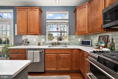 Kitchen - 317 Powell Cir, Berlin, MD 21811 photo 2 of 11