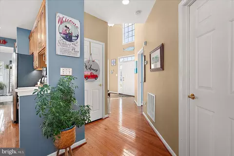 Entry Way - 317 Powell Cir, Berlin, MD 21811 photo 6 of 11