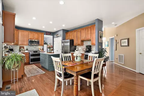 Kitchen - 317 Powell Cir, Berlin, MD 21811 photo 9 of 11