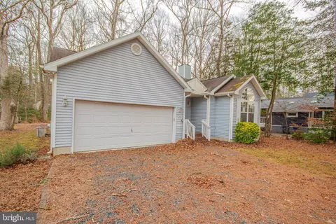 Exterior - 18 Southwind Ct, Ocean Pines, MD 21811 photo 1 of 9