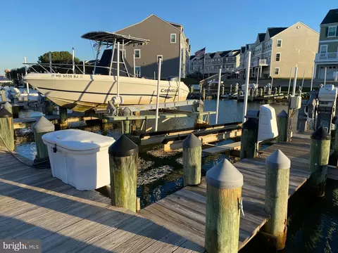 45 Seaside Ln #M45, Ocean City, MD 21842