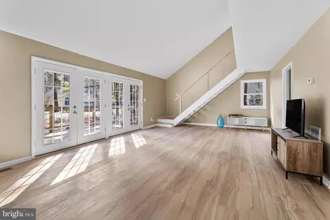 Living - 26 Castle Dr, Ocean Pines, MD 21811 photo 2 of 3