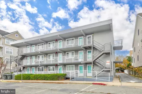 14 144th St #302, Ocean City, MD 21842