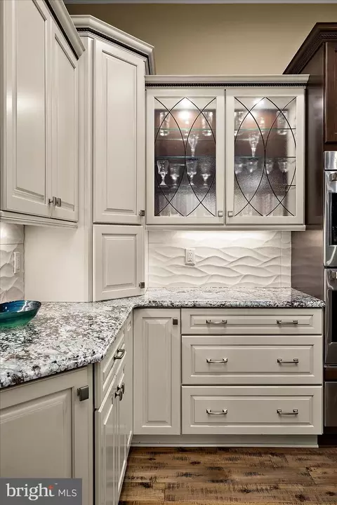 Kitchen - 9515 Harbor Lights Dr, Berlin, MD 21811 photo 8 of 11