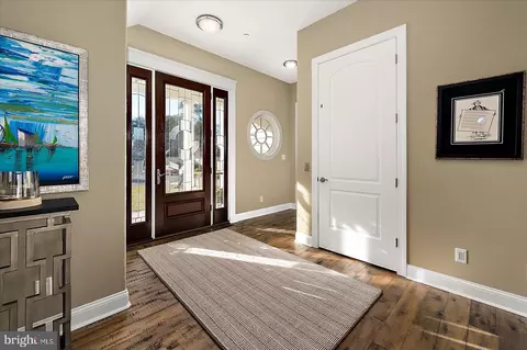 Entry Way - 9515 Harbor Lights Dr, Berlin, MD 21811 photo 3 of 28