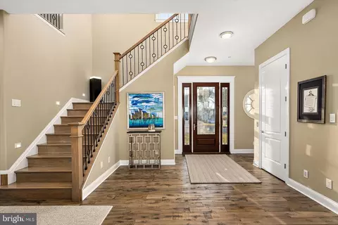 Entry Way - 9515 Harbor Lights Dr, Berlin, MD 21811 photo 4 of 28