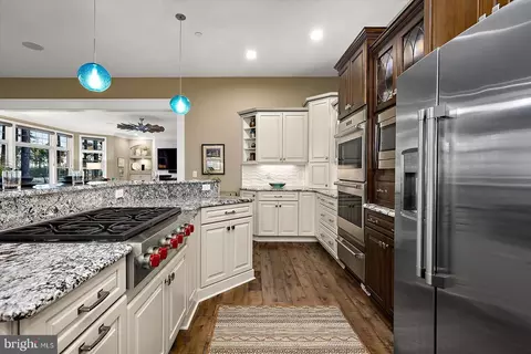Kitchen - 9515 Harbor Lights Dr, Berlin, MD 21811 photo 10 of 11