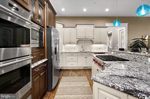 Kitchen - 9515 Harbor Lights Dr, Berlin, MD 21811 photo 5 of 11