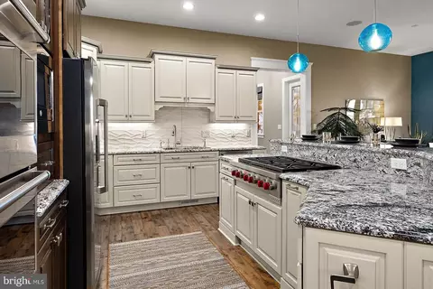 Kitchen - 9515 Harbor Lights Dr, Berlin, MD 21811 photo 6 of 11