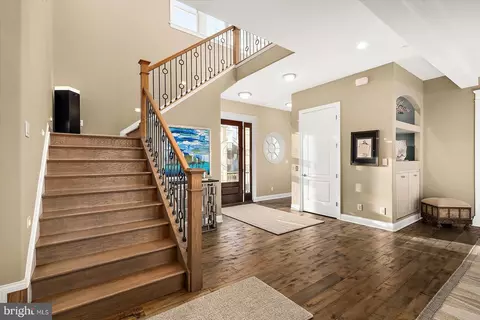 Entry Way - 9515 Harbor Lights Dr, Berlin, MD 21811 photo 5 of 28