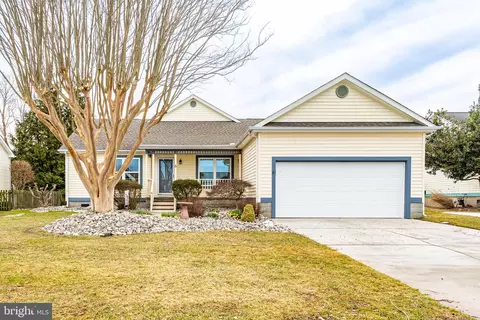 6 Dune Grass Dr, Berlin, MD 21811