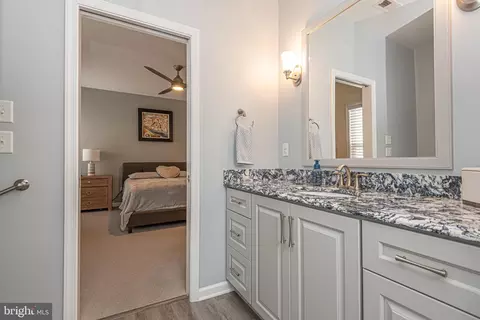 Bath - 81 Hingham Ln, Berlin, MD 21811 photo 4 of 13