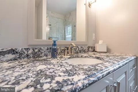Bath - 81 Hingham Ln, Berlin, MD 21811 photo 3 of 13