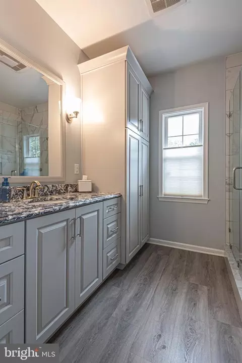 Bath - 81 Hingham Ln, Berlin, MD 21811 photo 2 of 13