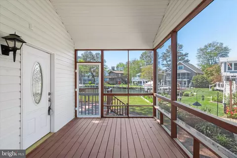 Exterior - 2 Waters Edge Ct, Ocean Pines, MD 21811 photo 2 of 9