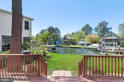 Exterior - 2 Waters Edge Ct, Ocean Pines, MD 21811 photo 4 of 9