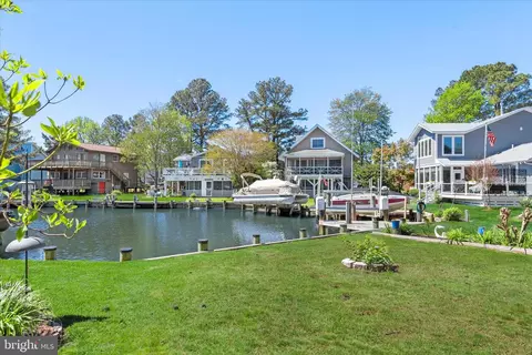 Exterior - 2 Waters Edge Ct, Ocean Pines, MD 21811 photo 1 of 9