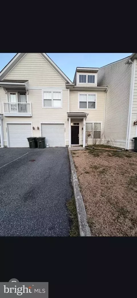 303 Schooner Ln #102, Berlin, MD 21811 photo 1