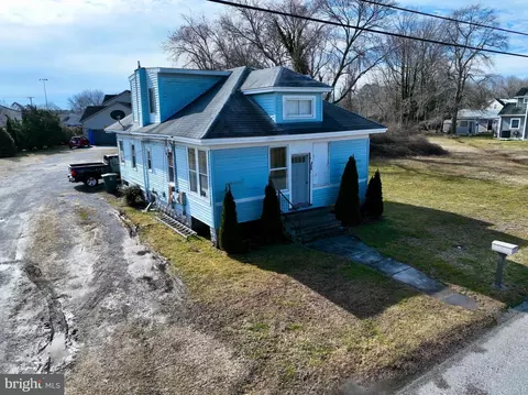 128 Branch St, Berlin, MD 21811 photo 2